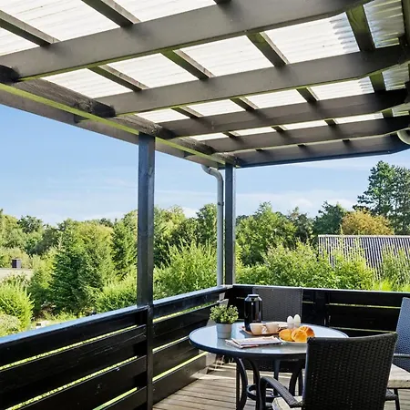 Eliana - 300m From The Sea By Interhome